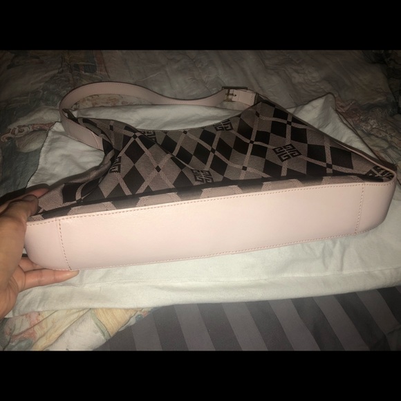 Authentic givenchy bag - Picture 14 of 16